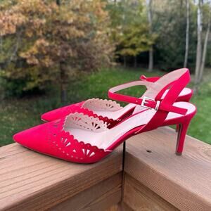 NWOB Kelly & Katie size 11 Zabell Holiday Red Faux Suede Scalloped Cut out Heels